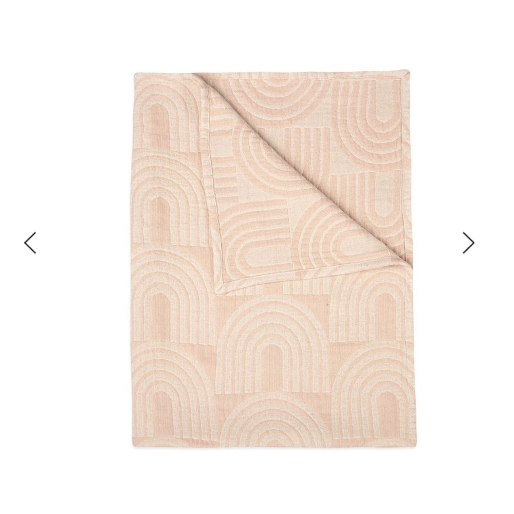 NWOT Crane Baby Jacquard Rainbow Blanket